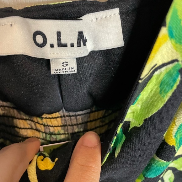 O.L.M. Cutout Tie Accent Sleeveless Blouse NWT - Picture 2 of 9